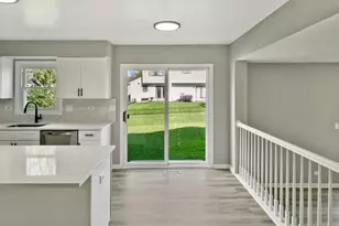 731 Roaring Brook Ln, Algonquin, IL 60102 - Photo 9