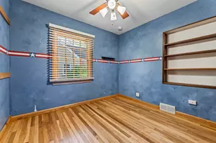 107 N Elmhurst Ave, Mount Prospect, IL 60056 - Photo 13