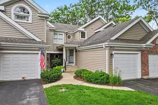 1953 N Coldspring Rd, Arlington Heights, IL 60004 - Photo 1