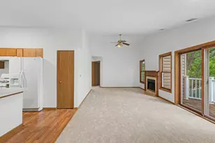 1953 N Coldspring Rd, Arlington Heights, IL 60004 - Photo 7