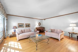 2724 Old Glenview Rd, Wilmette, IL 60091 - Photo 5