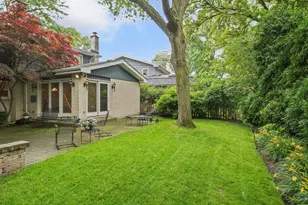 2724 Old Glenview Rd, Wilmette, IL 60091 - Photo 25