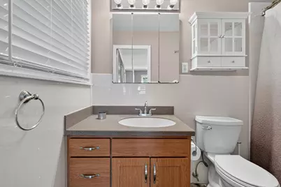 621 Hawthorne Court, Carpentersville, IL 60110 - Photo 15