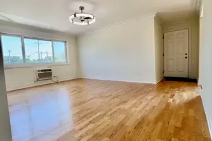 600 S York St, Elmhurst, IL 60126 - Photo 3