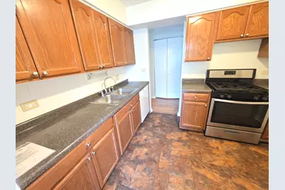 1475 Rebecca Drive #102, Hoffman Estates, IL 60169 - Photo 5