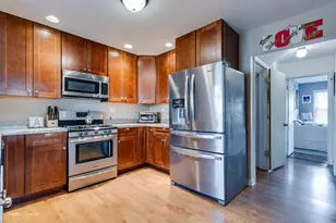 935 N Webster St, Naperville, IL 60563 - Photo 5