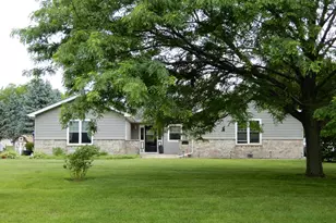 392 Jean St, Gilberts, IL 60136 - Photo 1