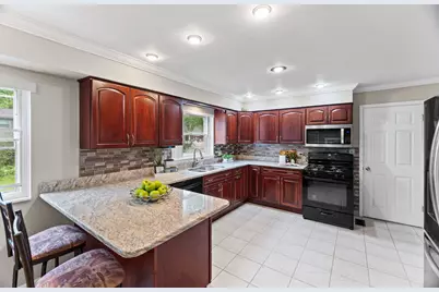 91 Kendal Road, Elk Grove Village, IL 60007 - Photo 7