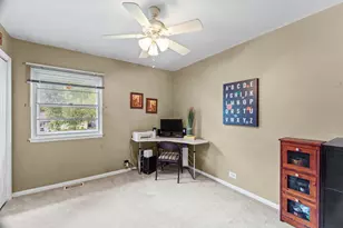 91 Kendal Rd, Elk Grove Village, IL 60007 - Photo 19