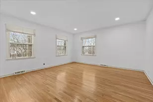 1305 Warwick Ct, Deerfield, IL 60015 - Photo 15