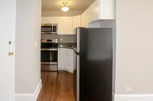 817 W Lakeside Pl, Chicago, IL 60640 - Photo 3
