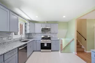 191 Montclare Ln, Wood Dale, IL 60191 - Photo 5