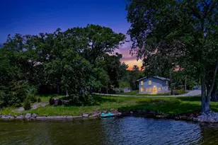 172 E Lakeview Ave, Round Lake Beach, IL 60073 - Photo 1