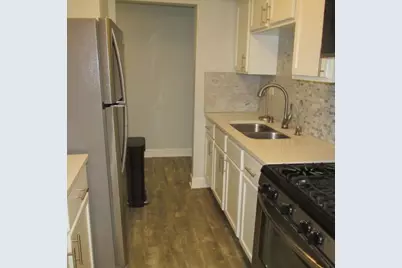2013 Country Club Drive #11, Woodridge, IL 60517 - Photo 3