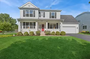 606 S Beacon Ln, Round Lake, IL 60073 - Photo 1