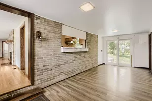 621 W Slocum Lake Rd, Wauconda, IL 60084 - Photo 3