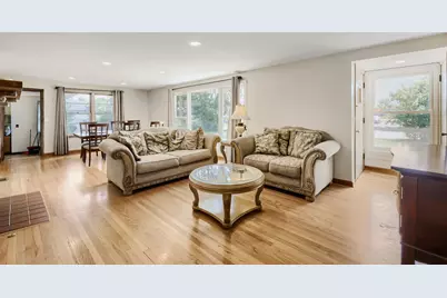 621 W Slocum Lake Road, Wauconda, IL 60084 - Photo 5