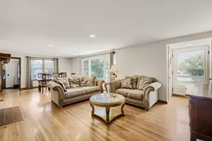 621 W Slocum Lake Rd, Wauconda, IL 60084 - Photo 5