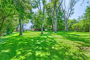 621 W Slocum Lake Rd, Wauconda, IL 60084 - Photo 17