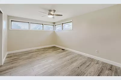621 W Slocum Lake Road, Wauconda, IL 60084 - Photo 13
