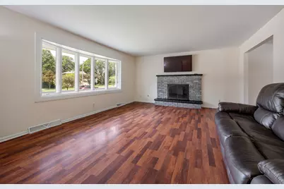 517 S Hubbard Street, Algonquin, IL 60102 - Photo 3