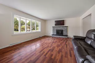 517 S Hubbard St, Algonquin, IL 60102 - Photo 3
