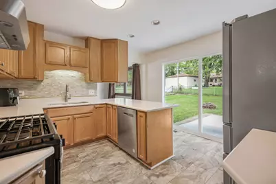 517 S Hubbard Street, Algonquin, IL 60102 - Photo 7