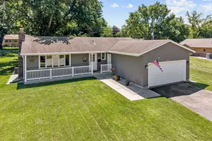 517 S Hubbard St, Algonquin, IL 60102 - Photo 1