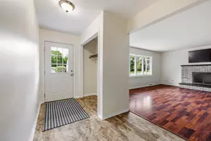 517 S Hubbard St, Algonquin, IL 60102 - Photo 5
