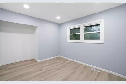 6411 Londonderry Drive, Cary, IL 60013 - Photo 11