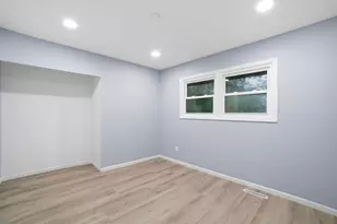 6411 Londonderry Dr, Cary, IL 60013 - Photo 11