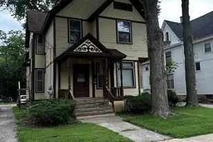 309 N View St, Aurora, IL 60506 - Photo 1