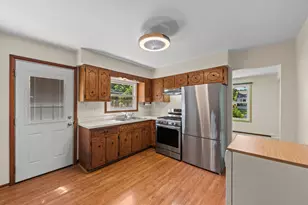 653 Jefferson St, Crete, IL 60417 - Photo 5