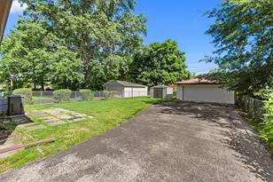 653 Jefferson St, Crete, IL 60417 - Photo 15