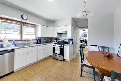 2102 W Belle Plaine Avenue, Chicago, IL 60618 - Photo 39