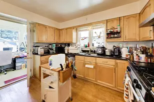 2102 W Belle Plaine Ave, Chicago, IL 60618 - Photo 9