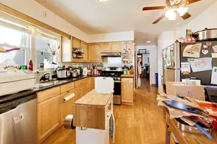2102 W Belle Plaine Ave, Chicago, IL 60618 - Photo 11