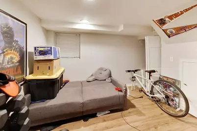 2102 W Belle Plaine Avenue, Chicago, IL 60618 - Photo 53
