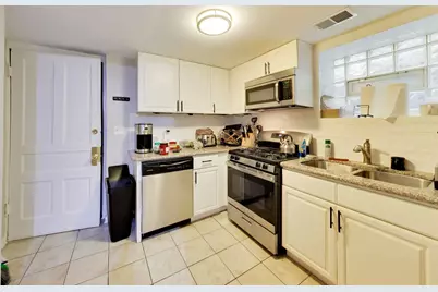 2102 W Belle Plaine Avenue, Chicago, IL 60618 - Photo 49