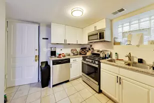 2102 W Belle Plaine Ave, Chicago, IL 60618 - Photo 49