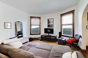 2102 W Belle Plaine Ave, Chicago, IL 60618 - Photo 21