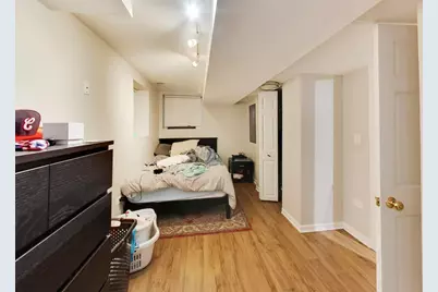 2102 W Belle Plaine Avenue, Chicago, IL 60618 - Photo 51