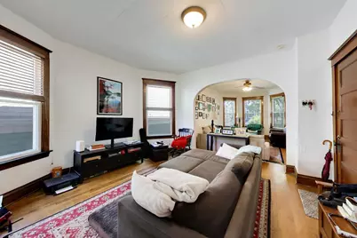 2102 W Belle Plaine Avenue, Chicago, IL 60618 - Photo 23