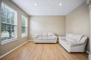 2 Springbrook Ct, Streamwood, IL 60107 - Photo 3