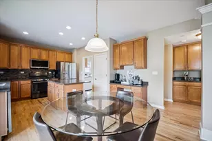 2 Springbrook Ct, Streamwood, IL 60107 - Photo 9