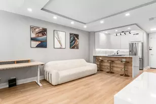 88 W Schiller St, Chicago, IL 60610 - Photo 3