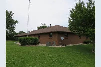 301-303 Carriage Drive, Morris, IL 60450 - Photo 5