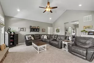 801 Trail Blazer Ln, Monticello, IL 61856 - Photo 9