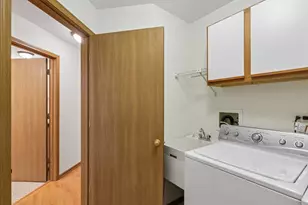 2109 N Charter Point Dr, Arlington Heights, IL 60004 - Photo 11