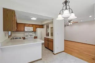 2109 N Charter Point Dr, Arlington Heights, IL 60004 - Photo 7